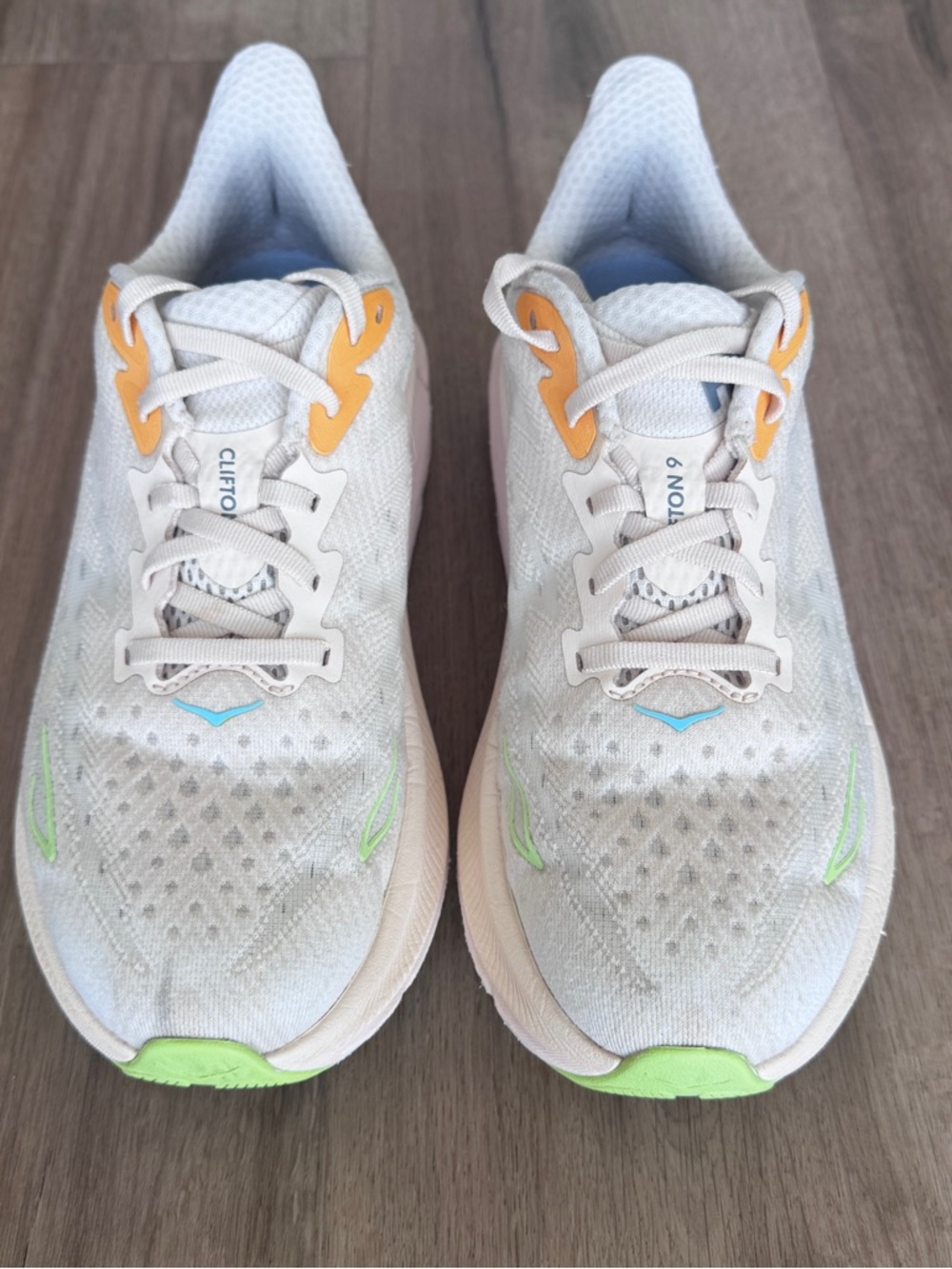 Women’s Clifton 9 Running Shoes Size 7D (wide)